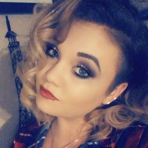 Meet your Posher, Cierra